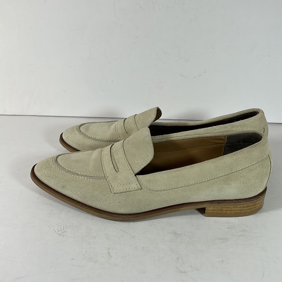 Everlane The Modern Loafer in Stone Suede - Picture 8 of 15